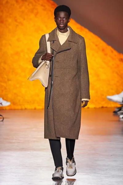 Look 29